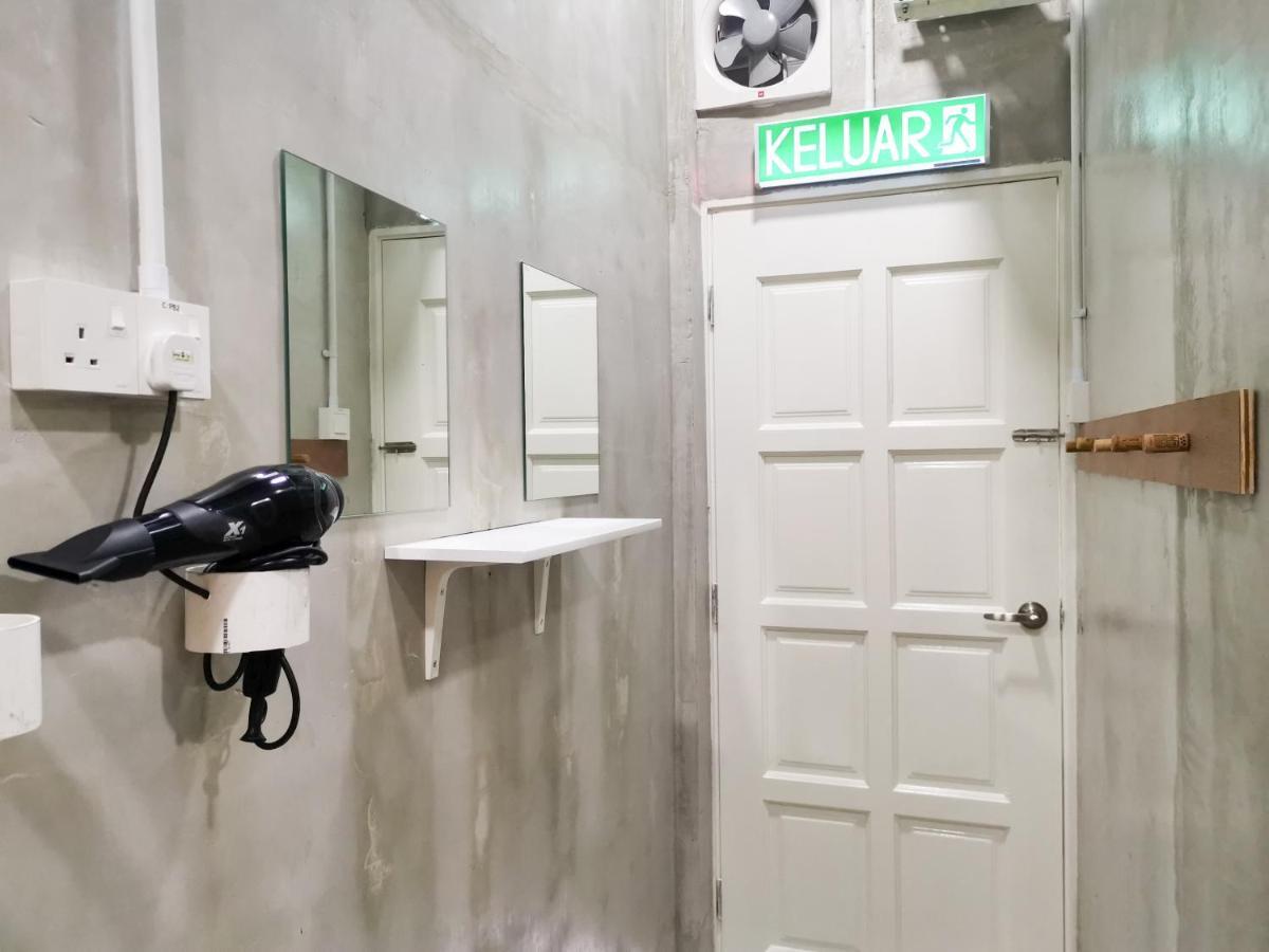 Attrus Bed & Breakfast Johor Bahru Exterior photo