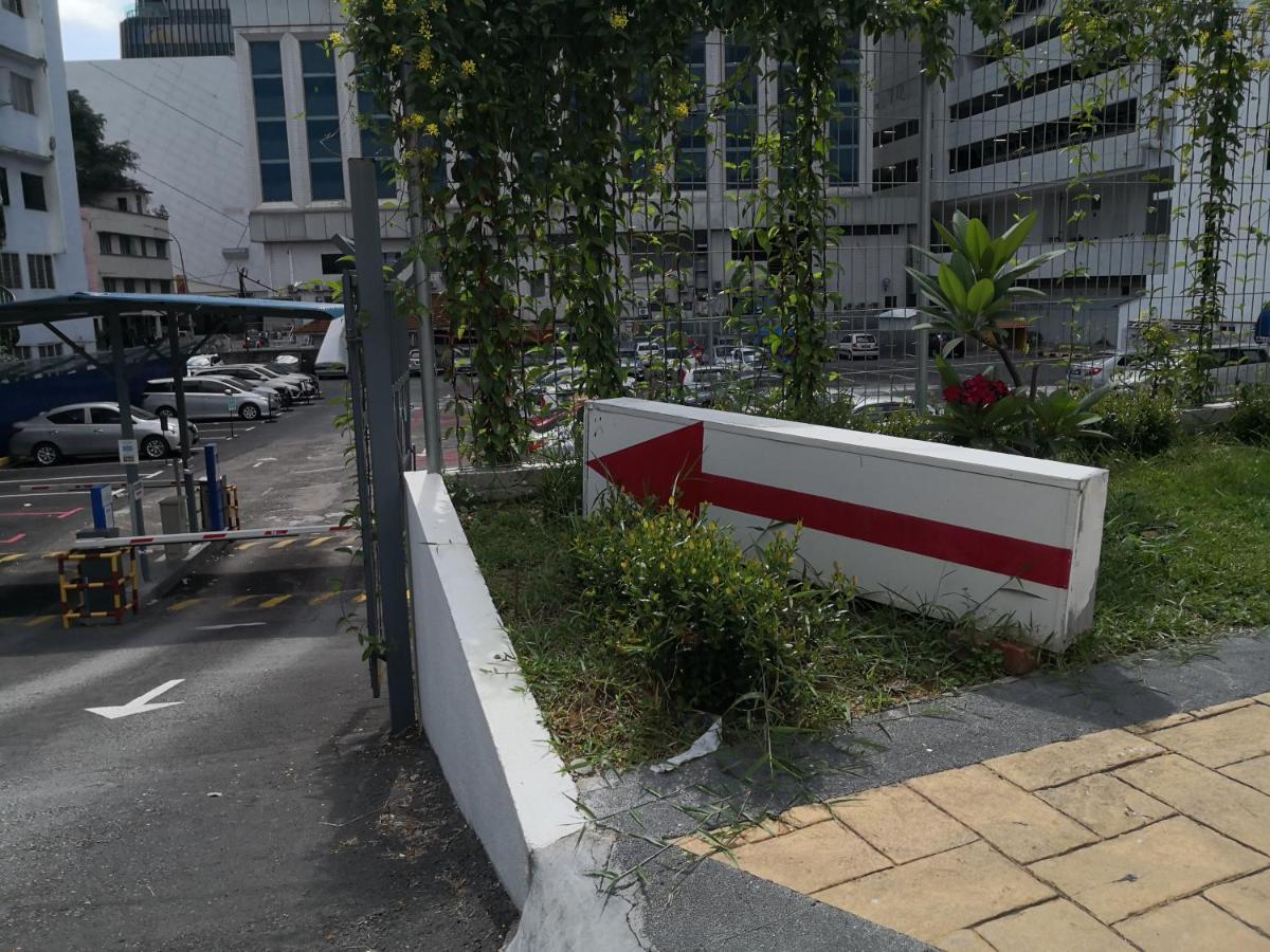 Attrus Bed & Breakfast Johor Bahru Exterior photo